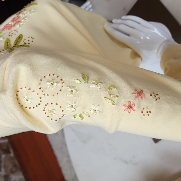 NWOT Roper yellow embroidered cardigan size large - Picture 8 of 17